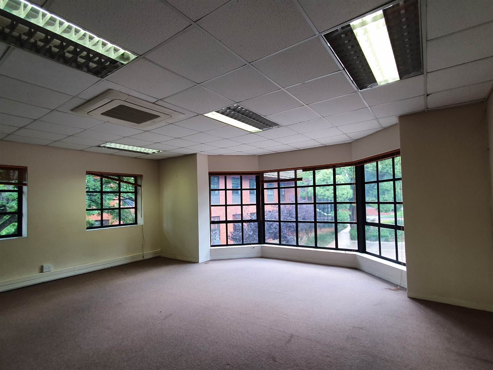512  m² Commercial space in Bryanston photo number 14