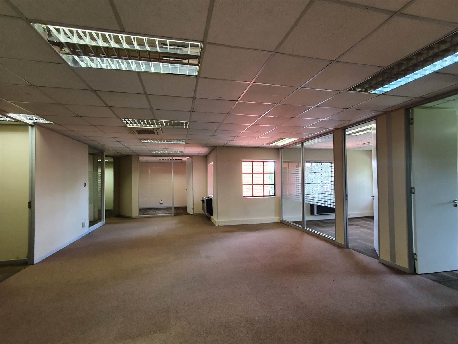 512  m² Commercial space in Bryanston photo number 7