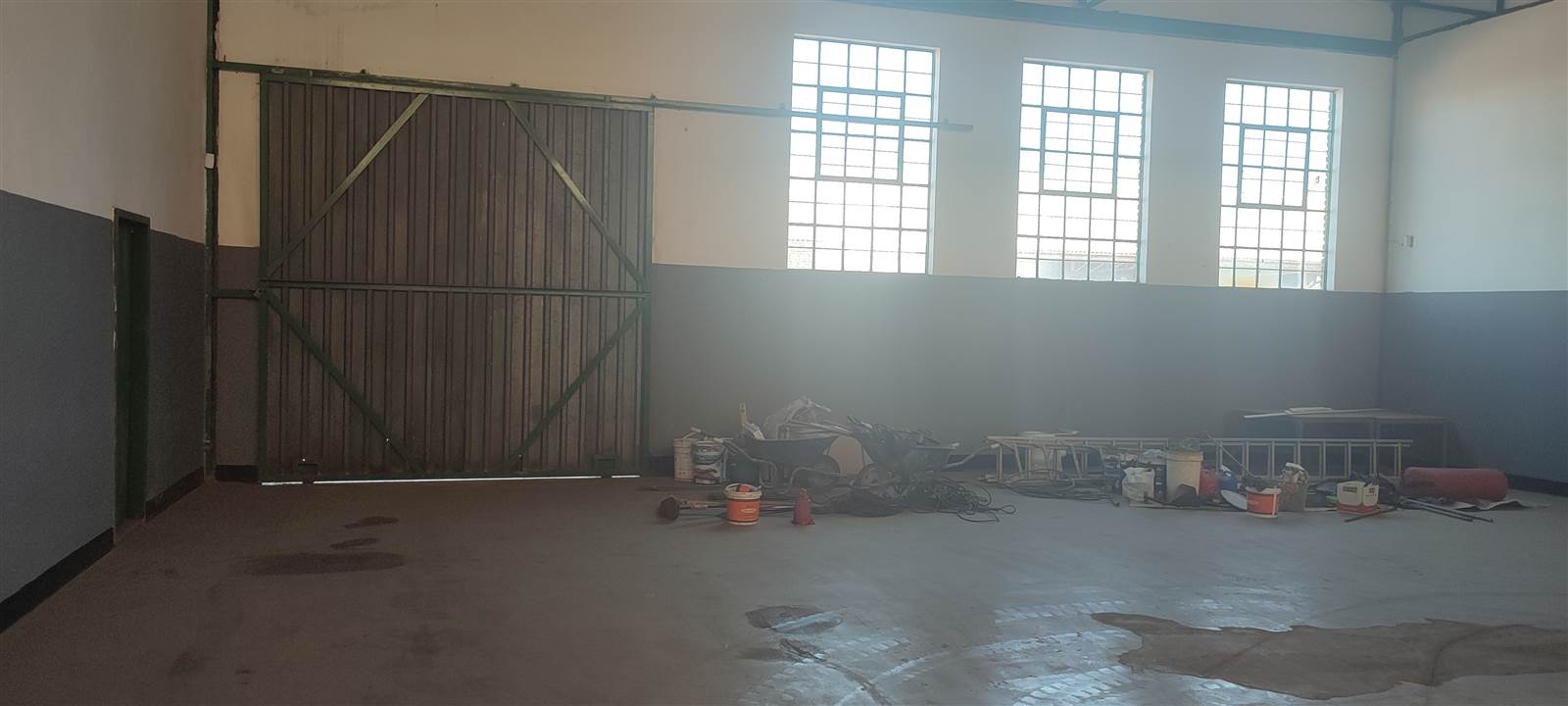 450  m² Commercial space in Vanderbijlpark NW photo number 2