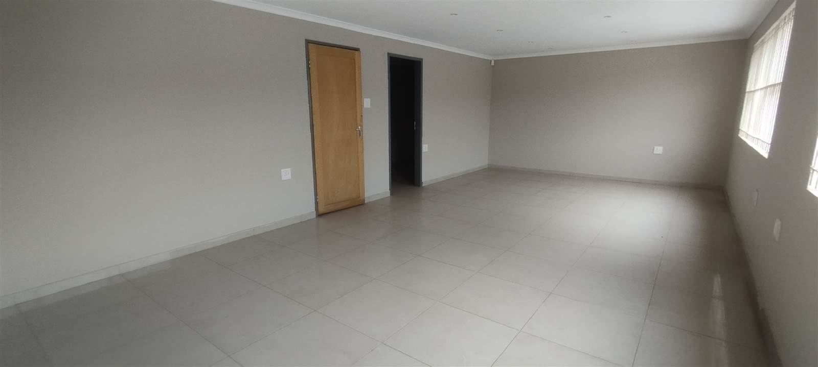 450  m² Commercial space in Vanderbijlpark NW photo number 10