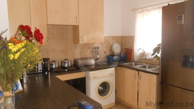 2 Bed Flat in Erand Gardens photo number 11