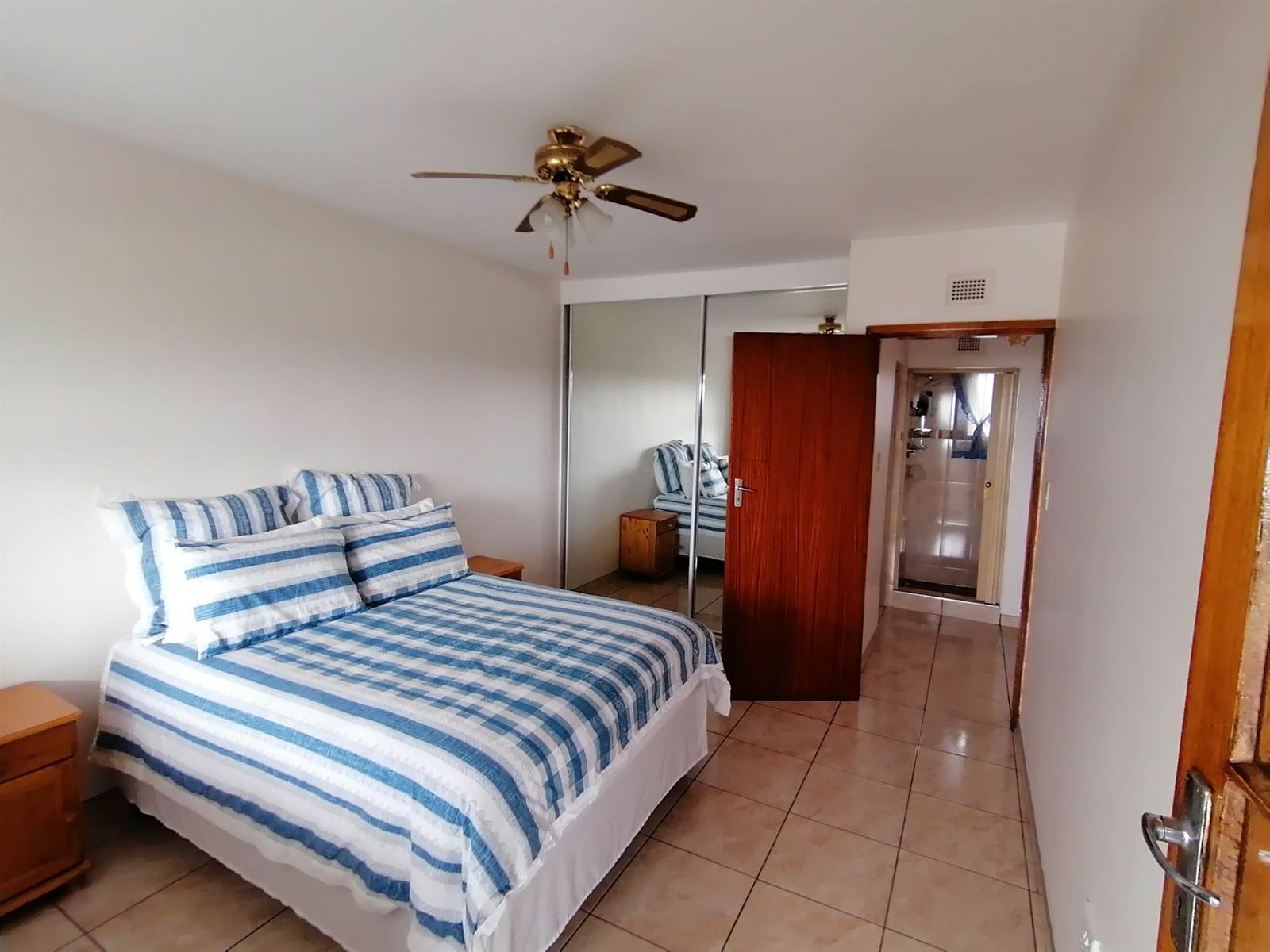 3 Bed Apartment in Illovo Beach photo number 13