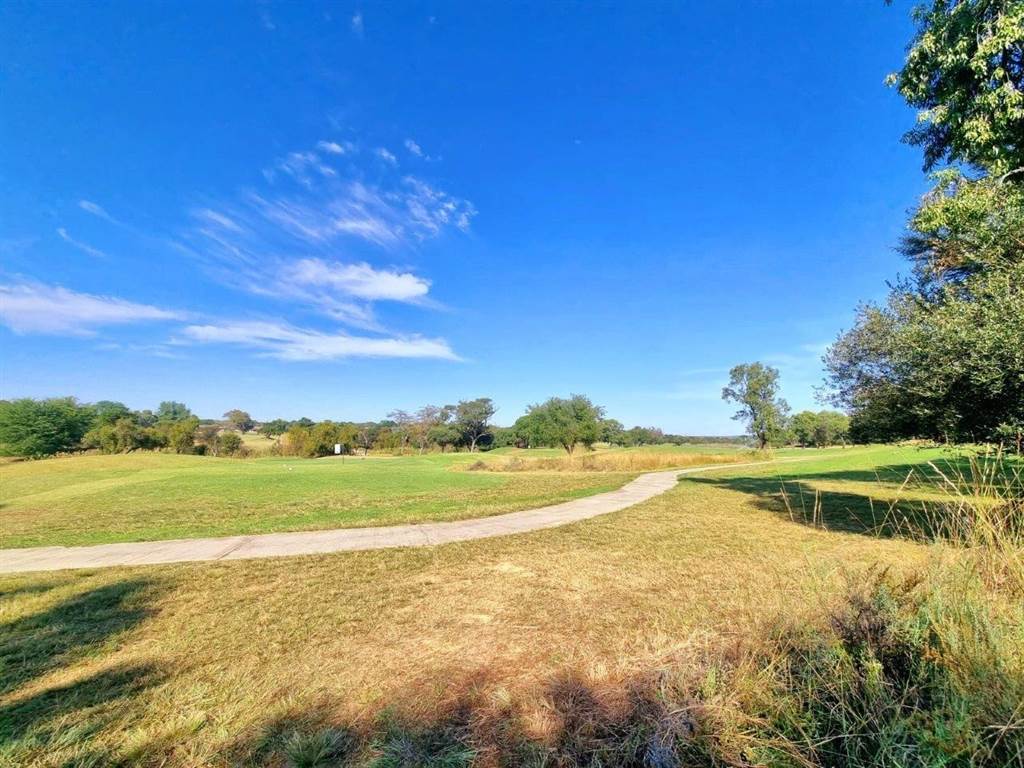 1731 m² Land available in Koro Creek Golf Estate photo number 8