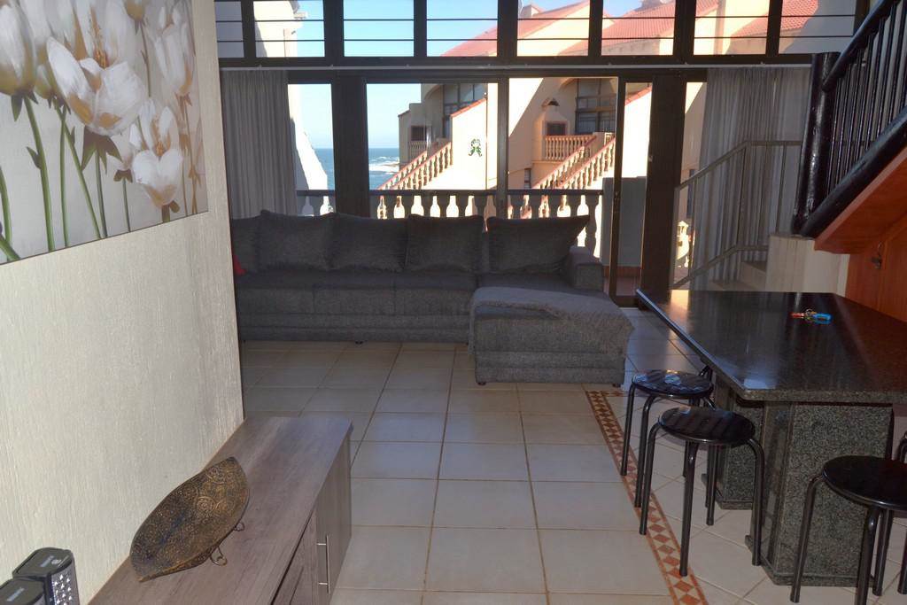 3 Bed Apartment in Uvongo photo number 9