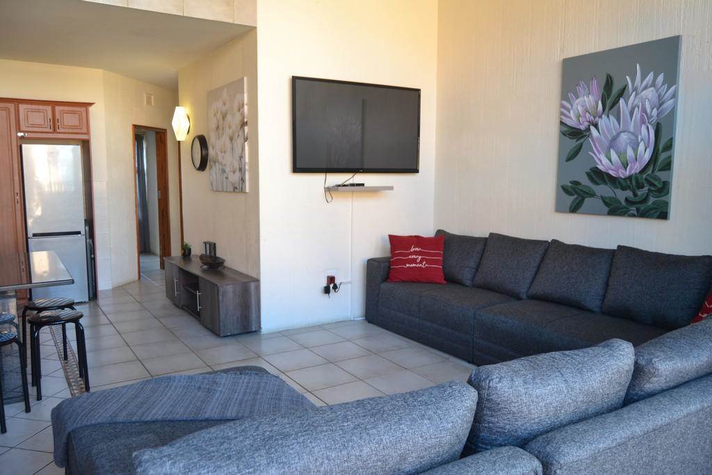 3 Bed Apartment in Uvongo photo number 7