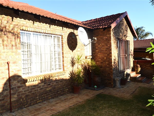 3 Bedroom Townhouse 3 Bedroom Townhouse
