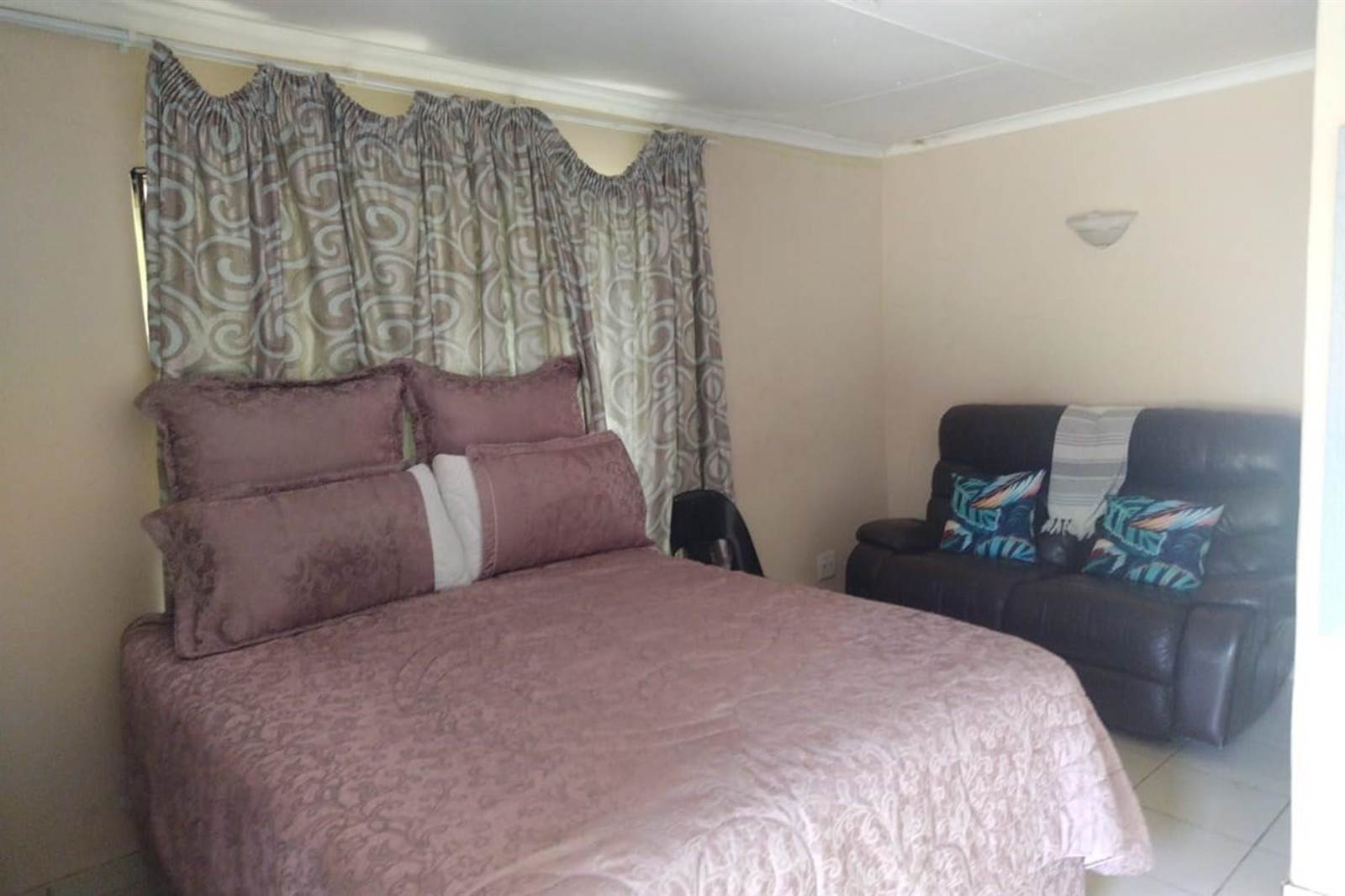 3 Bed House in Barry Hertzog Park photo number 13