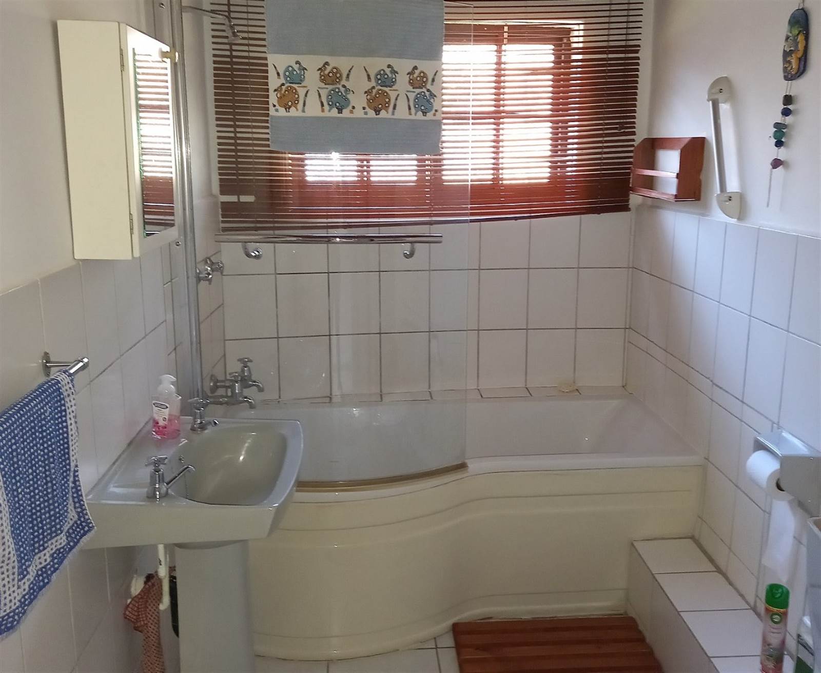 2 Bed Townhouse in Umtentweni photo number 6