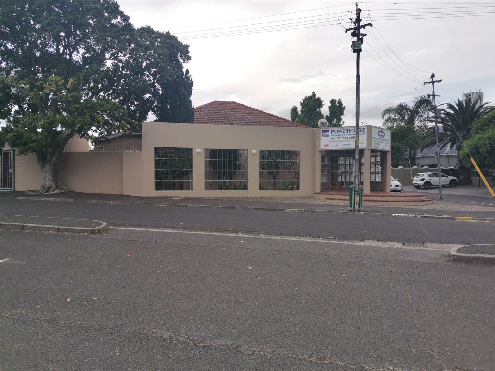 180  m² Commercial space in Parow photo number 1