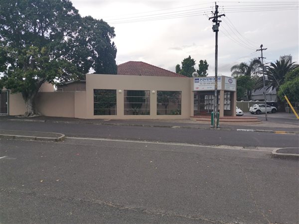 180  m² Commercial space in Parow
