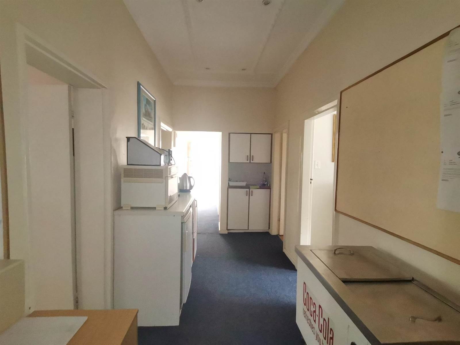 180  m² Commercial space in Parow photo number 10