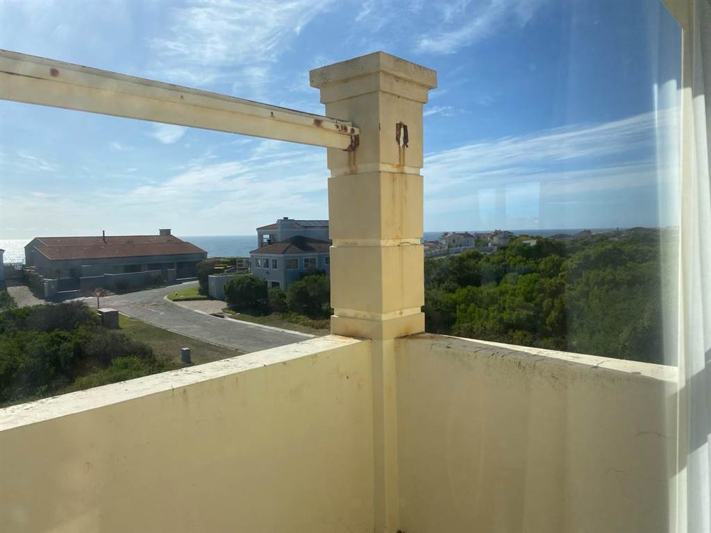 4 Bed House in Santareme photo number 15