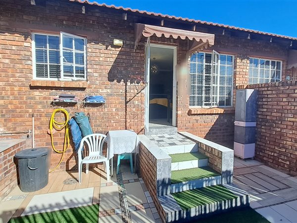 2 Bedroom Townhouse 2 Bedroom Townhouse