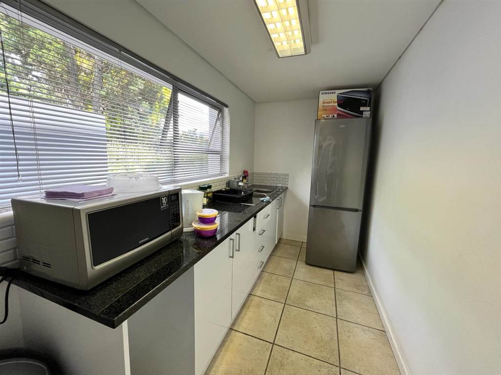 150  m² Commercial space in Bryanston photo number 8