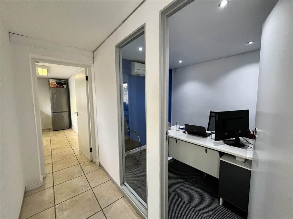 150  m² Commercial space in Bryanston photo number 3