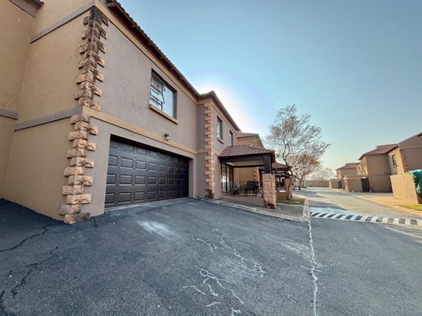 4 Bedroom Townhouse