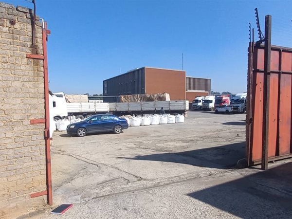 5 000 m² Industrial space 5 000 m² Industrial space