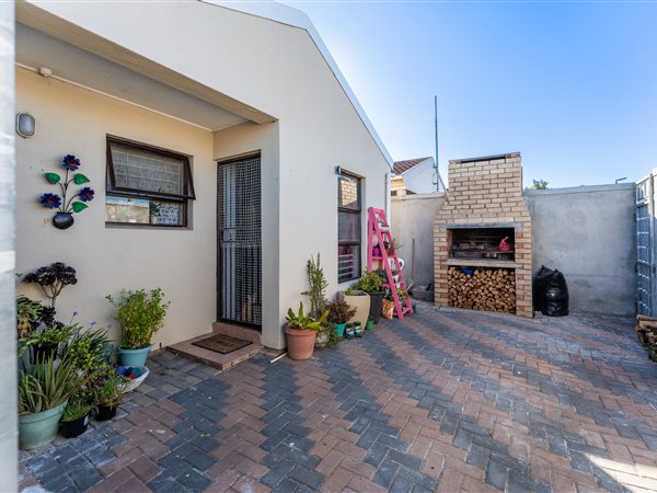 2 Bed Townhouse in Windsor Park