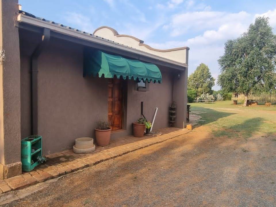 5 Bed House in Bloemfontein photo number 3