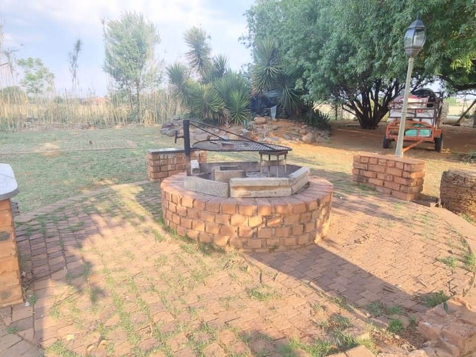 5 Bed House in Bloemfontein photo number 16