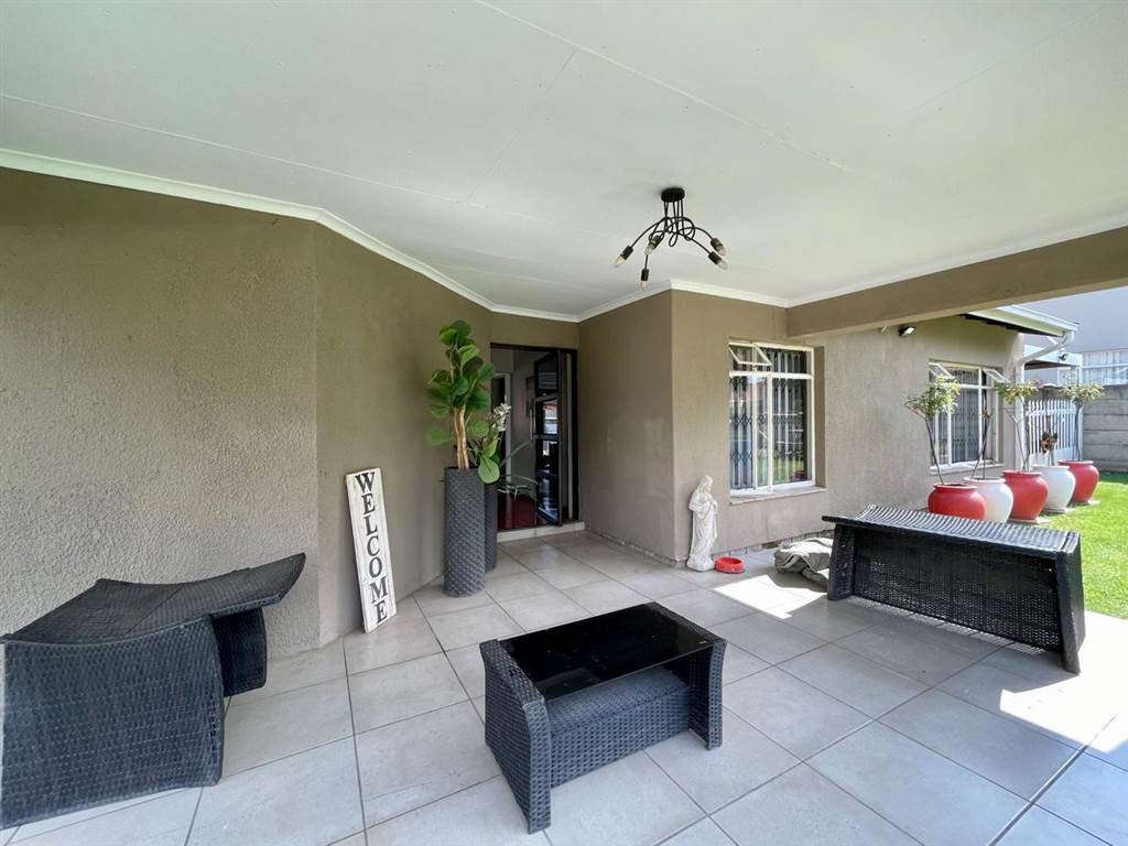 5 Bed House in Secunda photo number 3