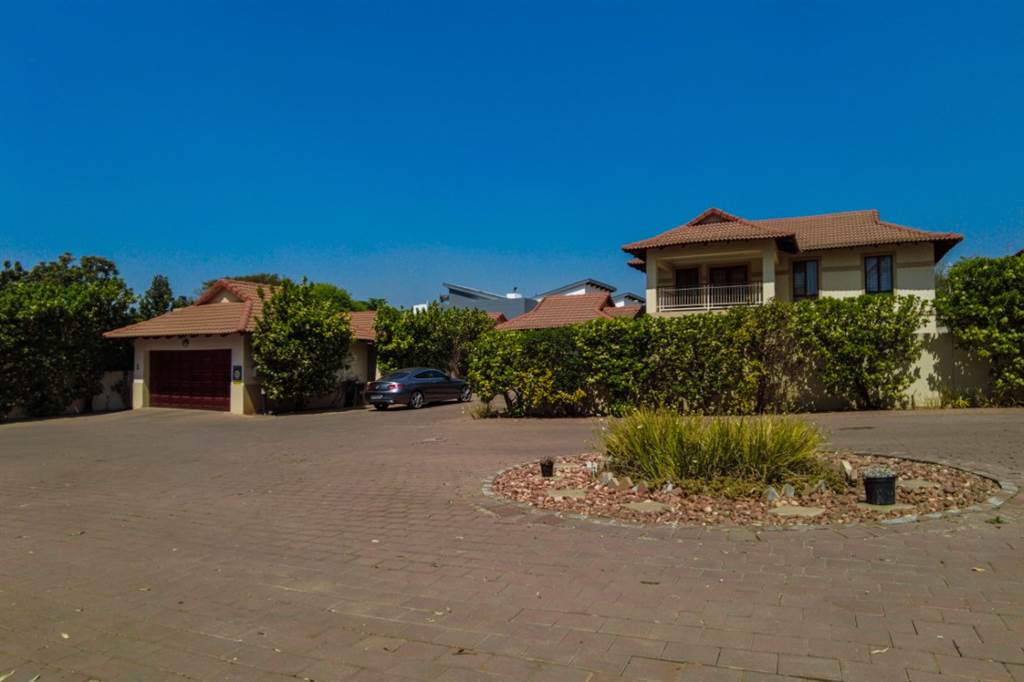 27 Bed Cluster in Rivonia photo number 13