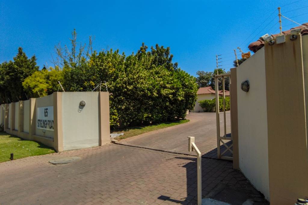 27 Bed Cluster in Rivonia photo number 15
