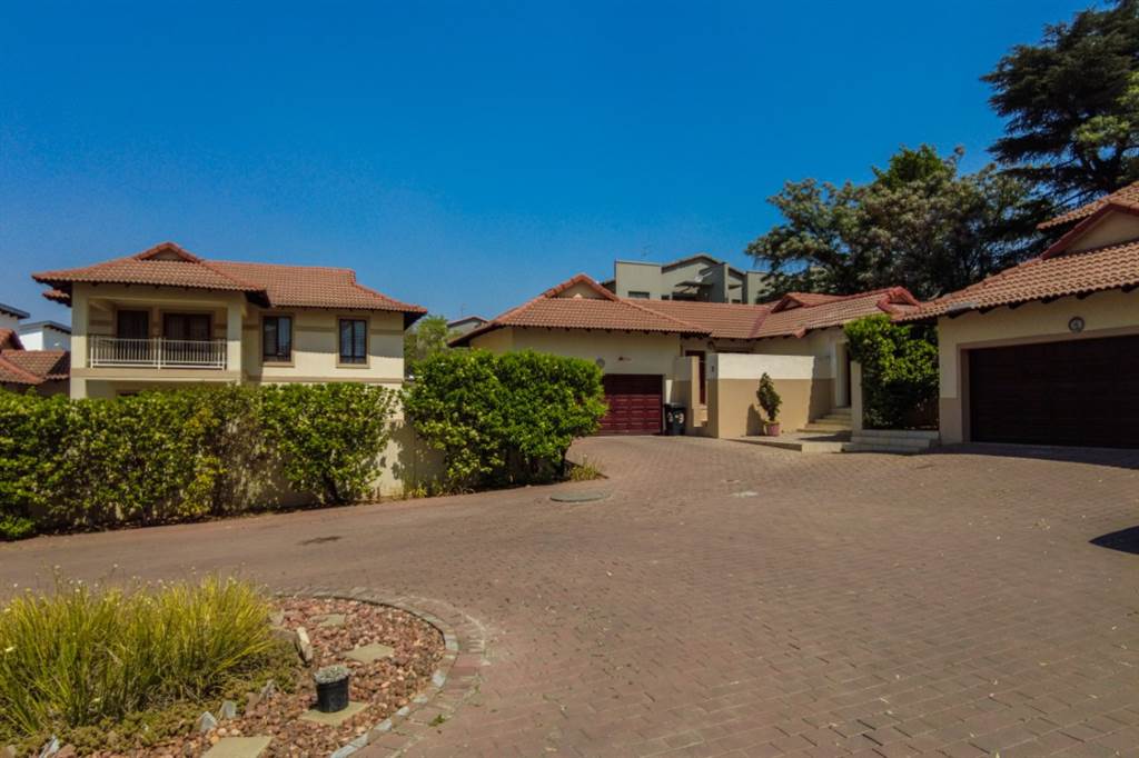 27 Bed Cluster in Rivonia photo number 14