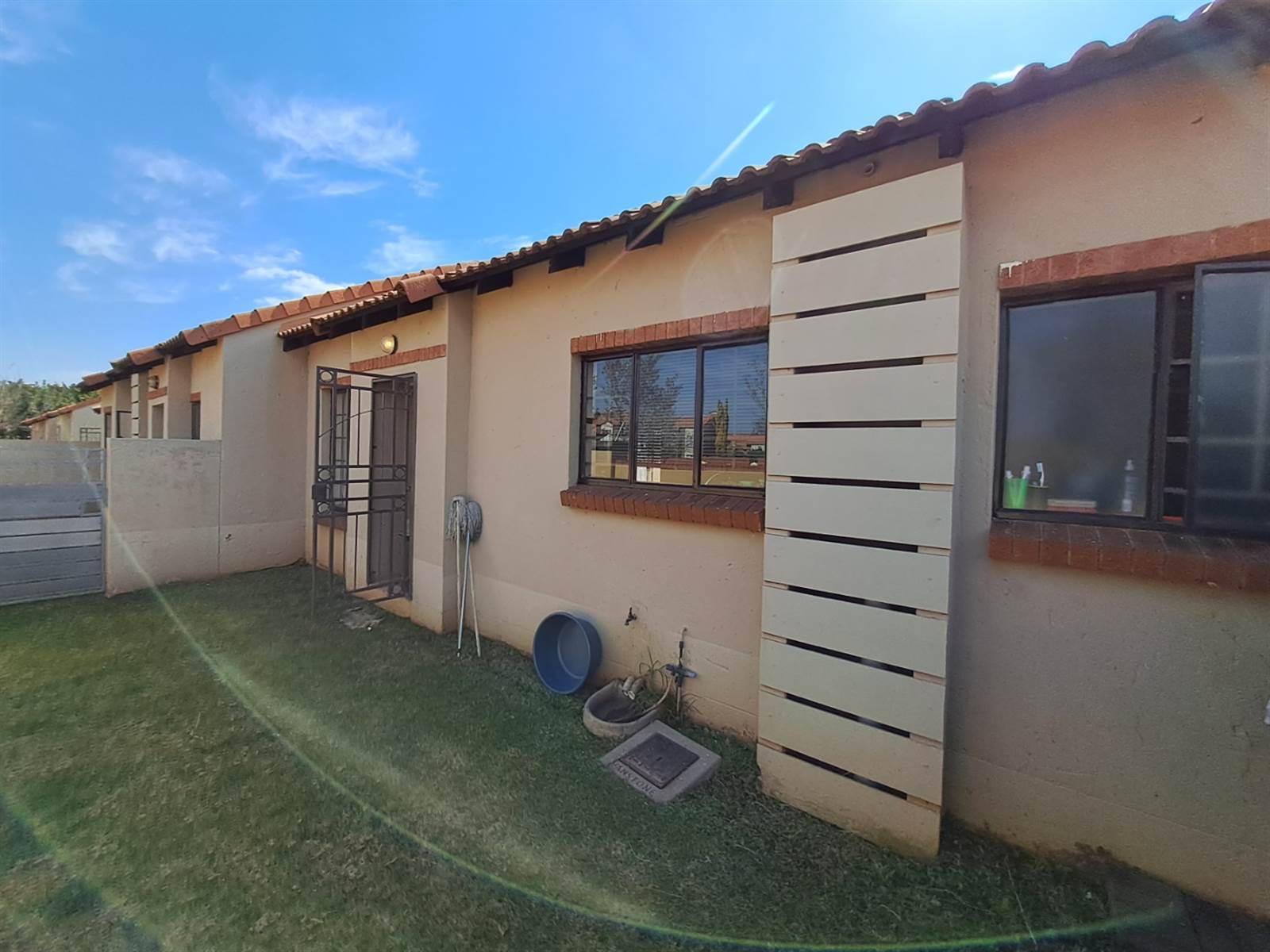 2 Bed Townhouse in Mooikloof Ridge photo number 14