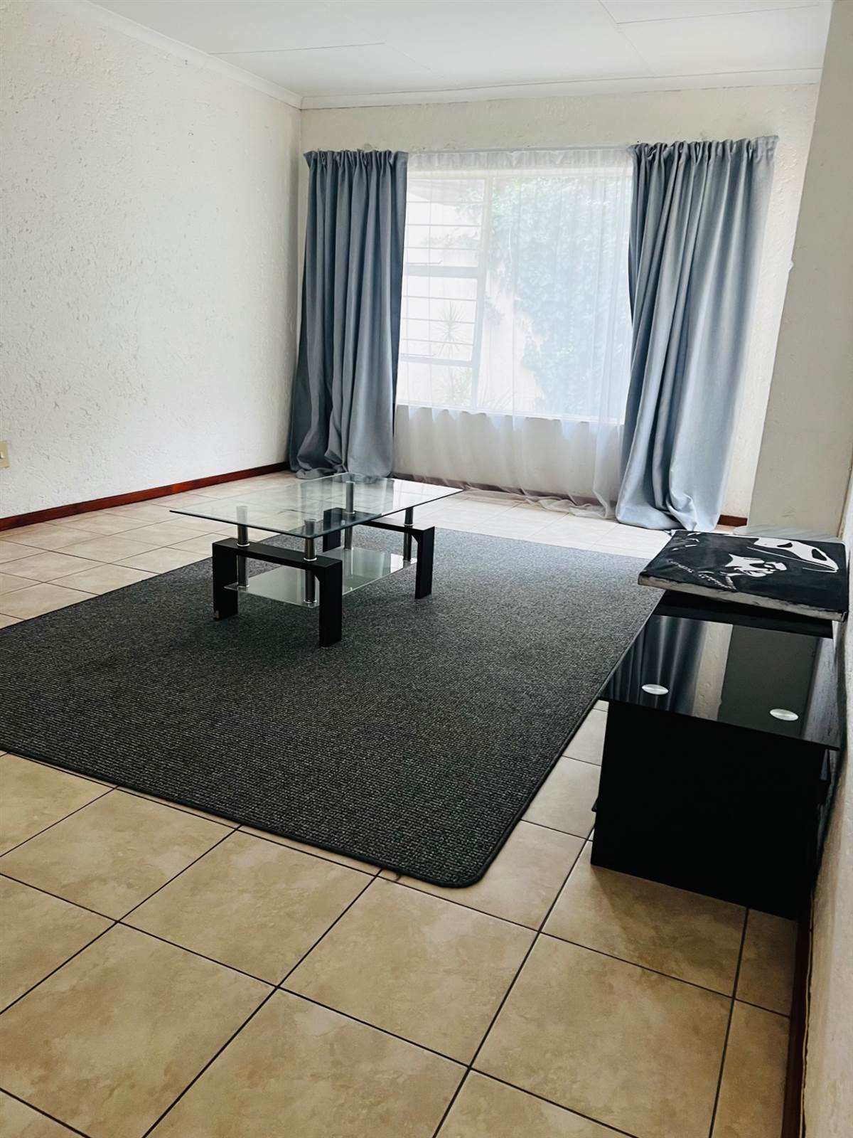 1 Bed Flat in Lonehill photo number 15