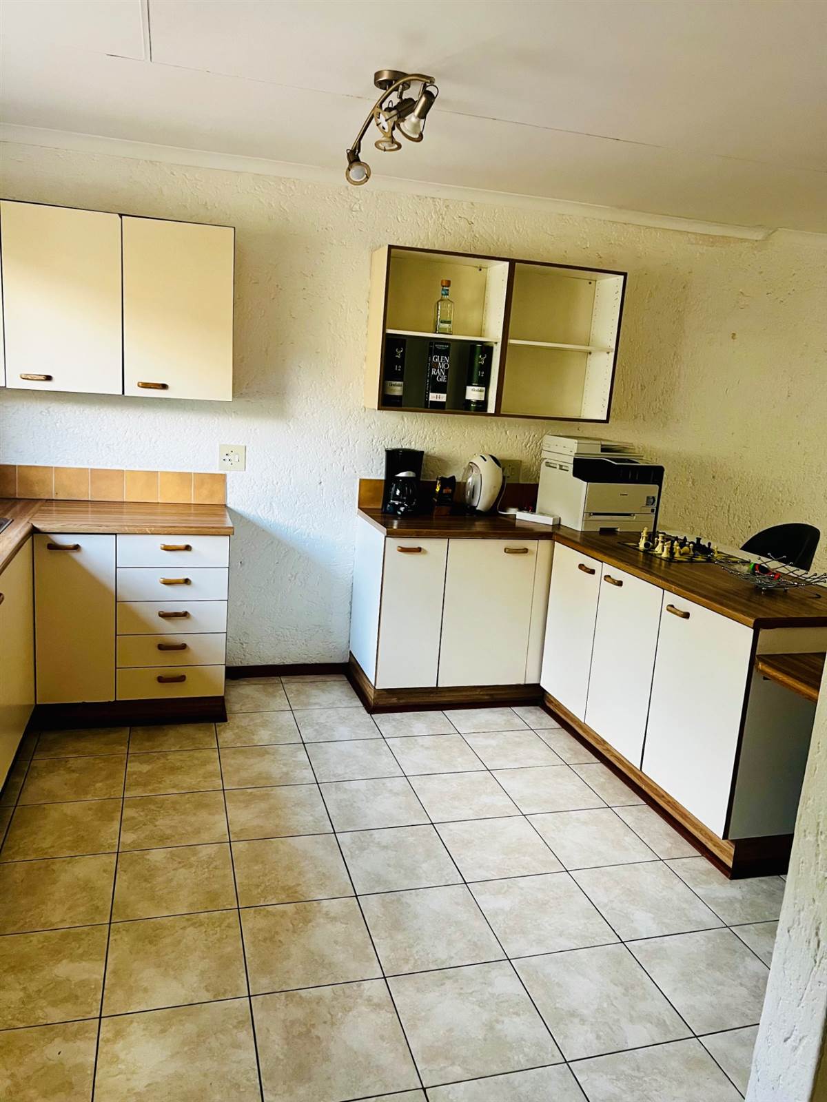 1 Bed Flat in Lonehill photo number 3