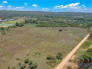 10 m² Land available in Shere