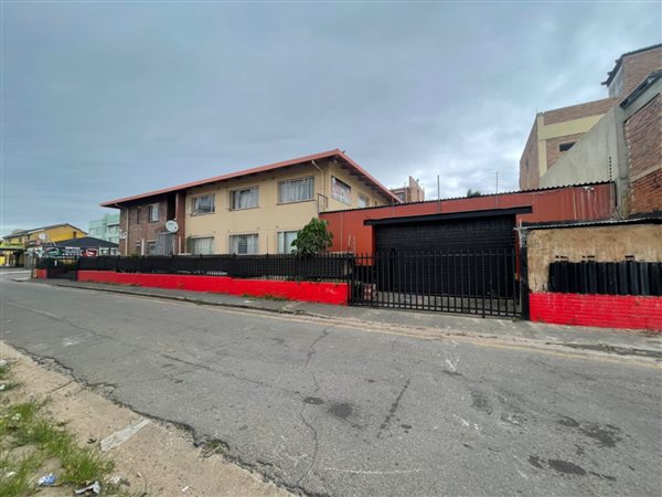 14 Bed Apartment in Bulwer