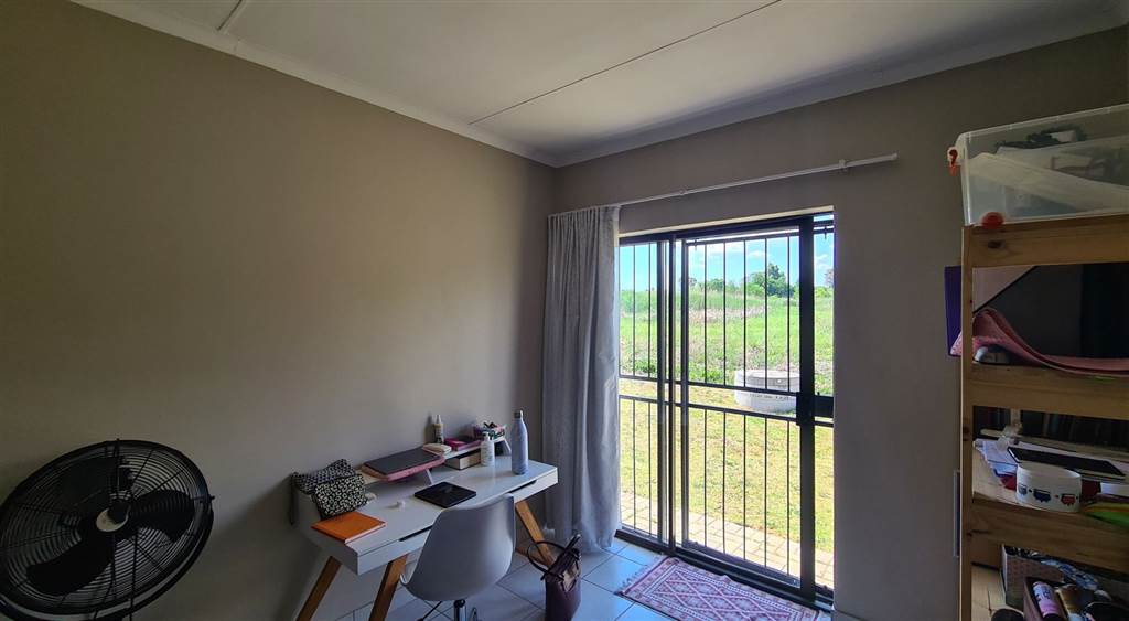 2 Bed House in Mooivallei Park photo number 16