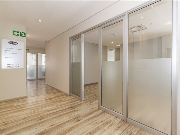 226  m² Commercial space