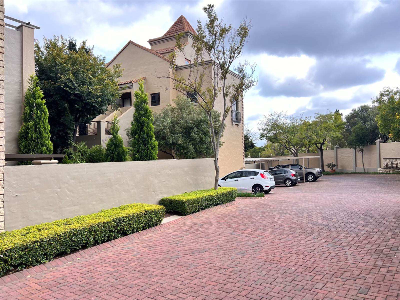 1 Bed Apartment in Lonehill photo number 20
