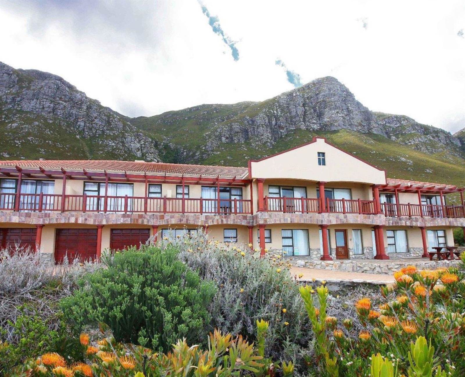 10 Bed House in Bettys Bay photo number 3
