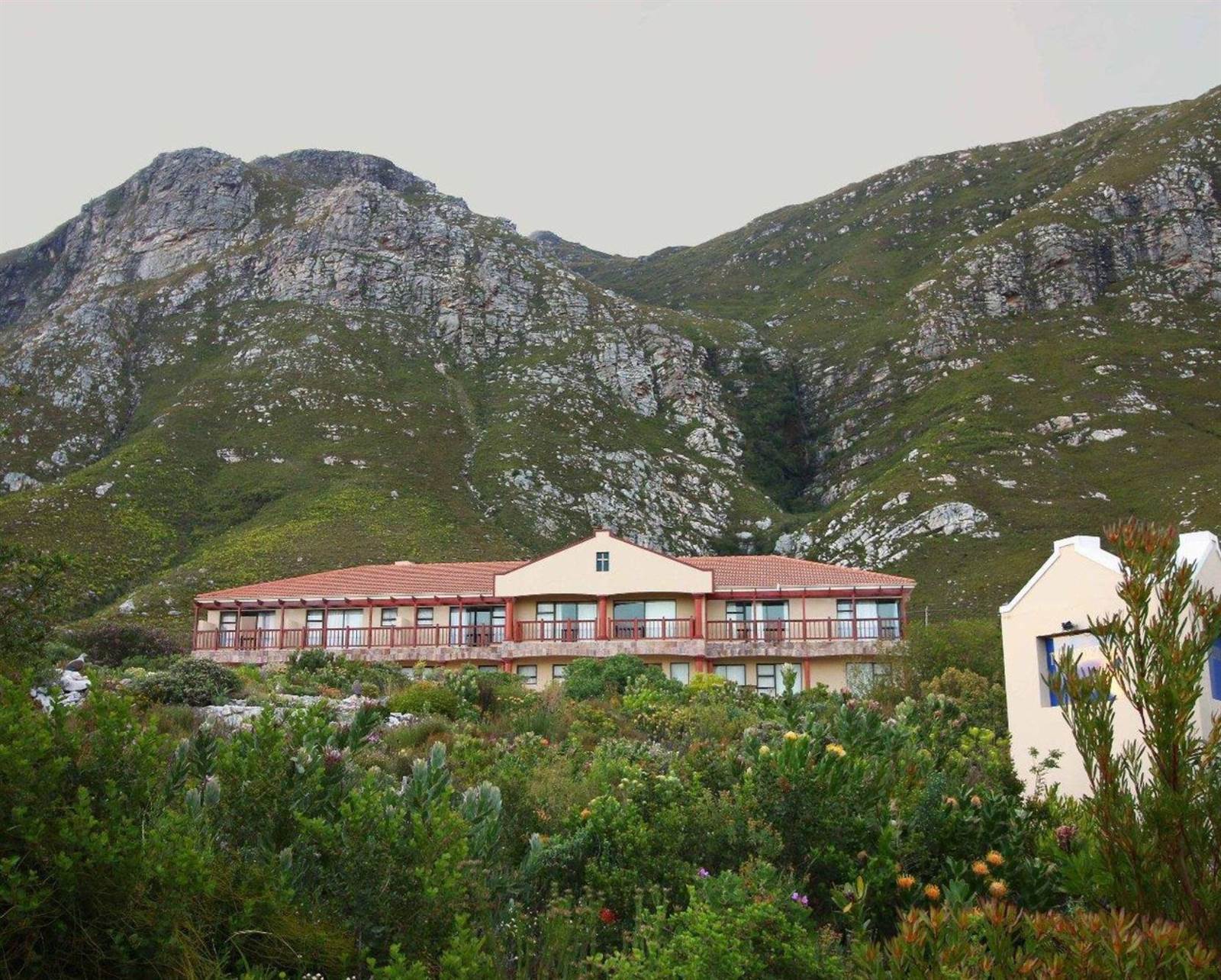 10 Bed House in Bettys Bay photo number 2