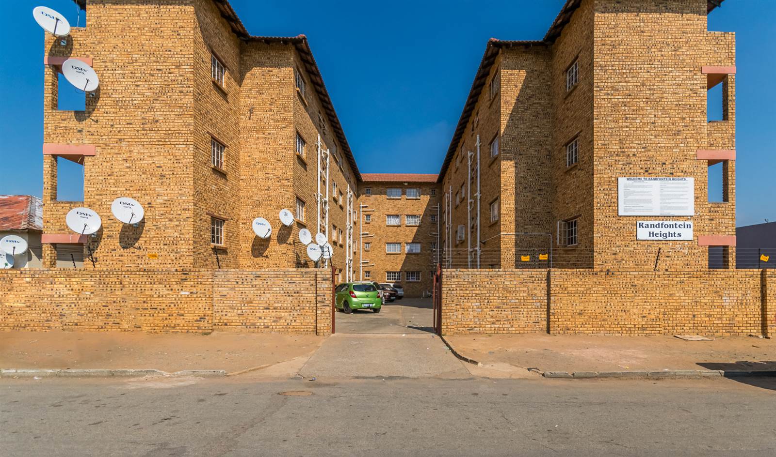 1 Bed Apartment in Randfontein Central photo number 16