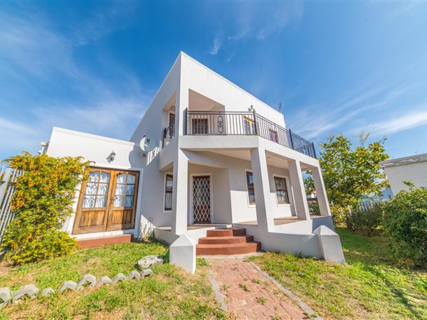 5 Bedroom House 5 Bedroom House