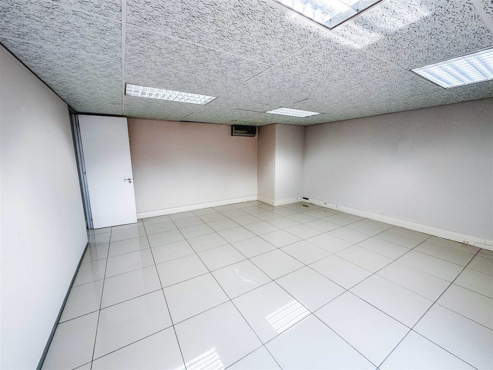 324  m² Commercial space in Hurlingham photo number 23