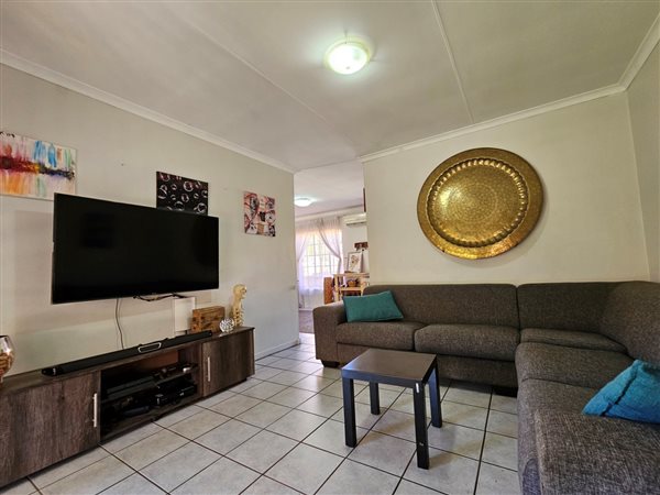2 Bed Townhouse in Meyerspark