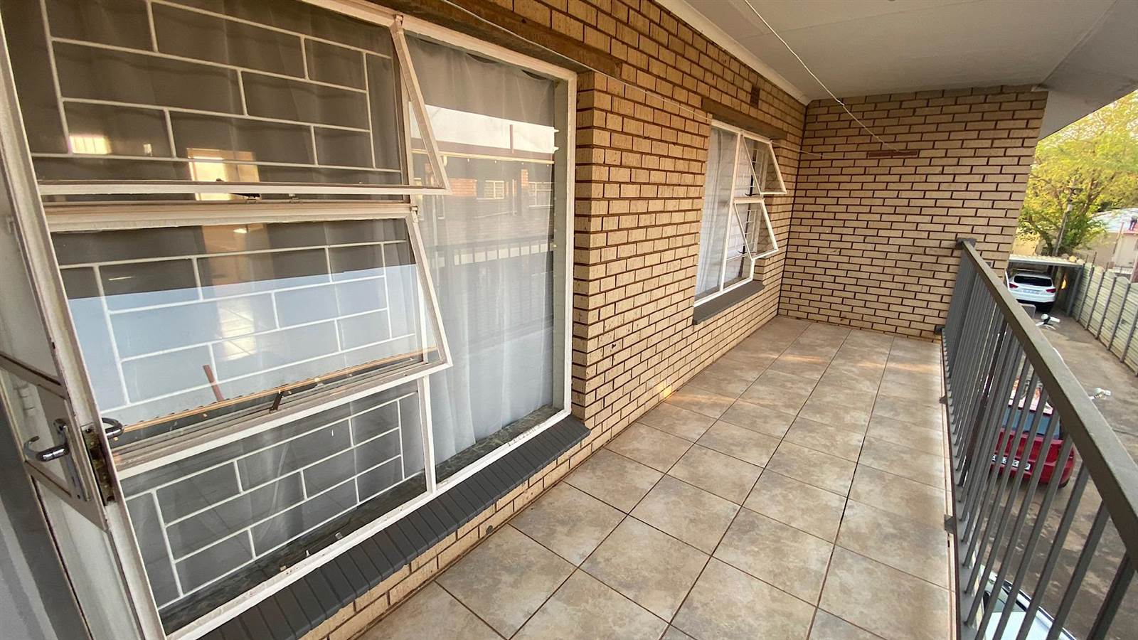 2 Bed Apartment in Carletonville photo number 13