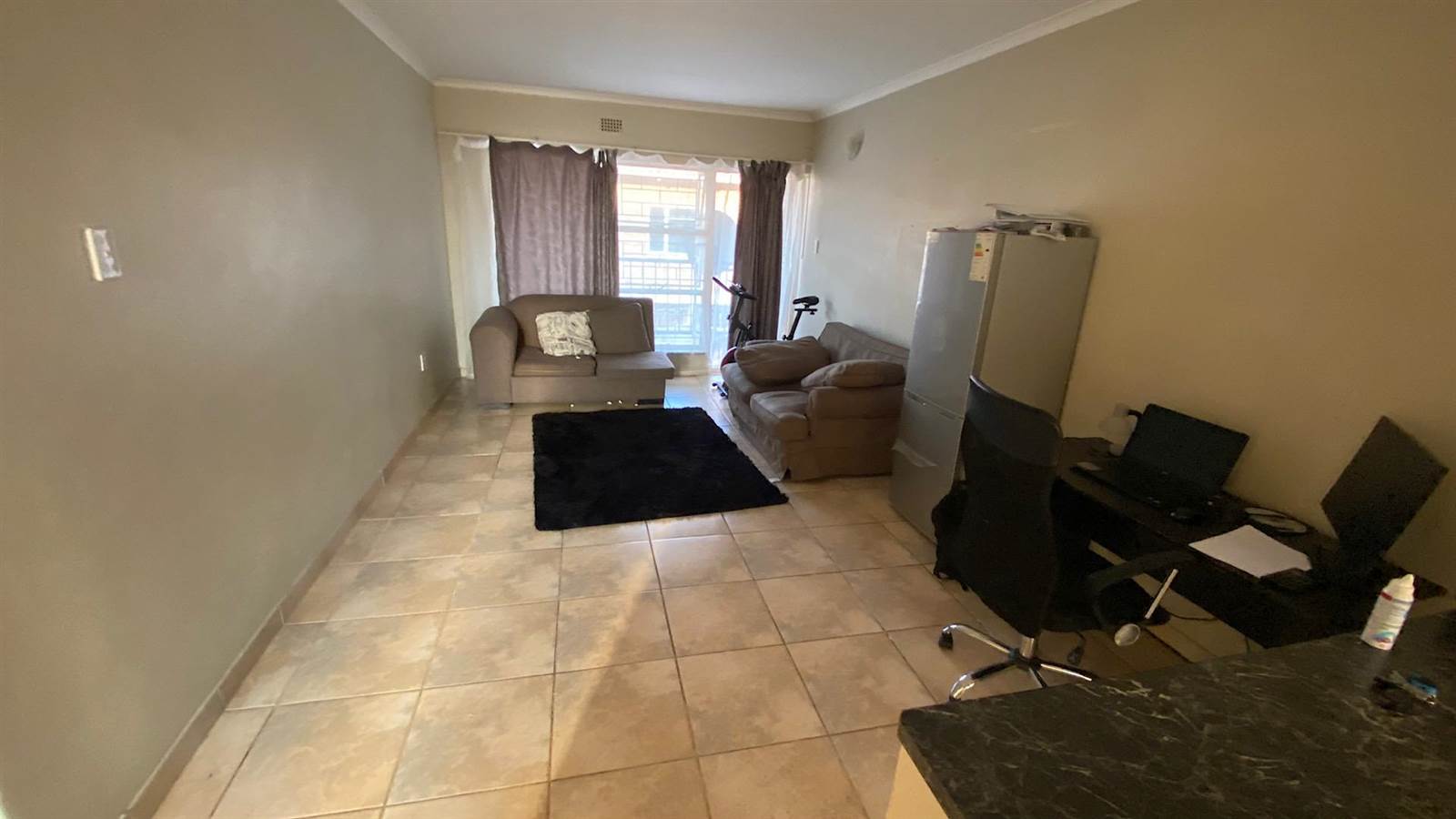 2 Bed Apartment in Carletonville photo number 6