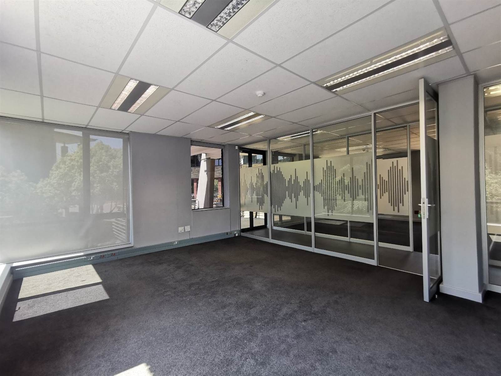 723  m² Office Space in Constantia Kloof photo number 7