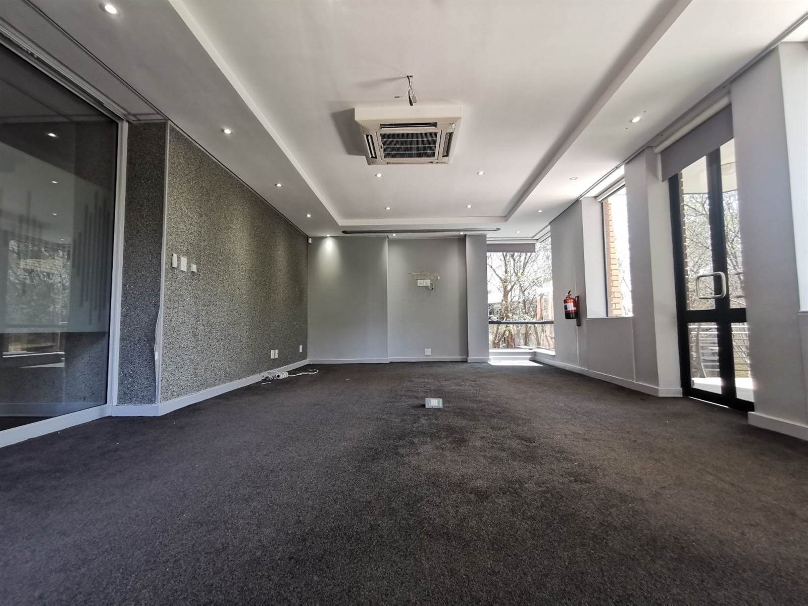 723  m² Office Space in Constantia Kloof photo number 15