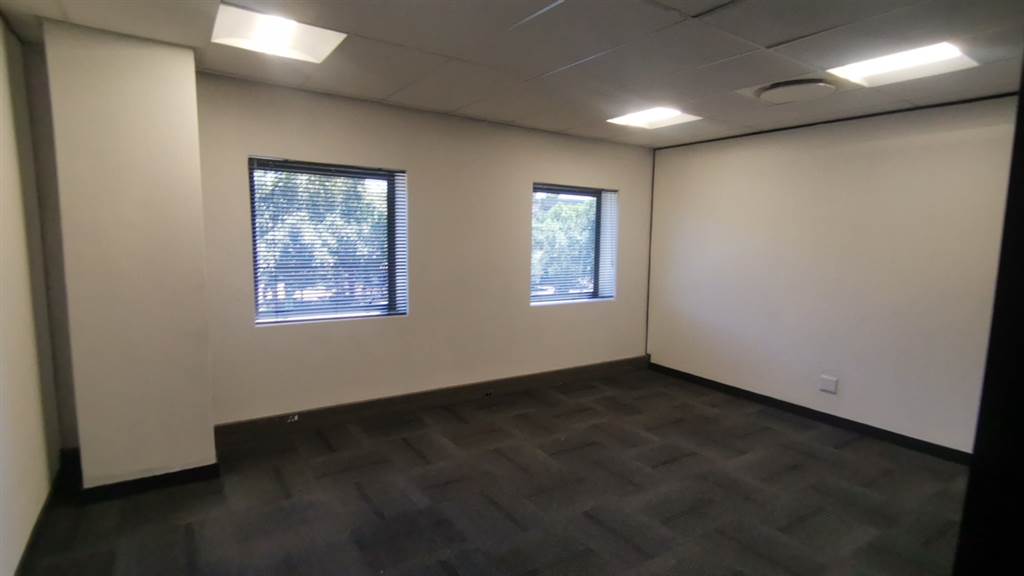 448  m² Commercial space in Parktown photo number 18