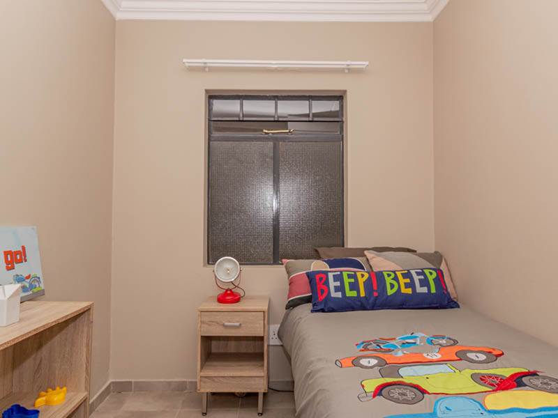 2 Bed Apartment in Rosettenville photo number 8
