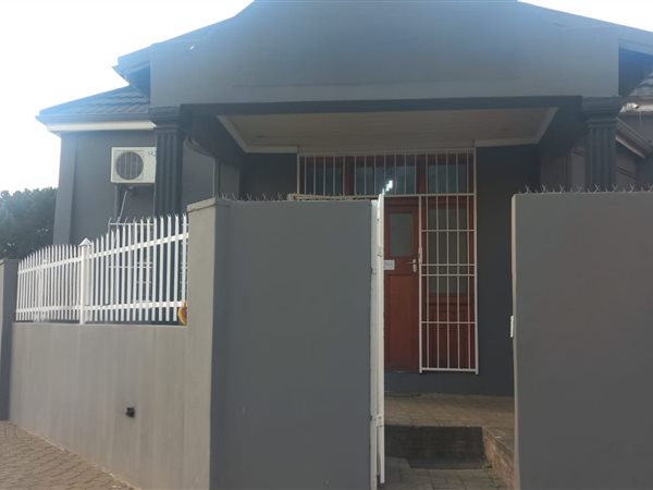 136 m² Office Space 136 m² Office Space