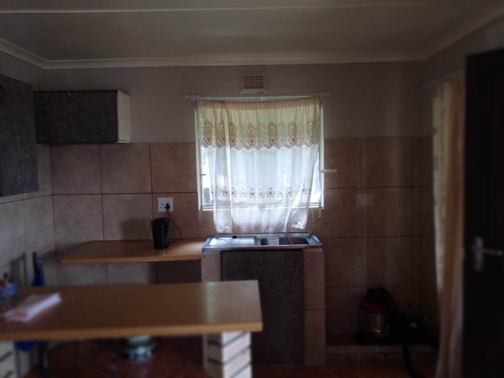 4 Bed House in Newlands East photo number 14